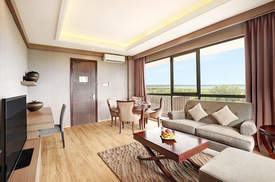 Swiss-Belhotel Соронг Екстер'єр фото