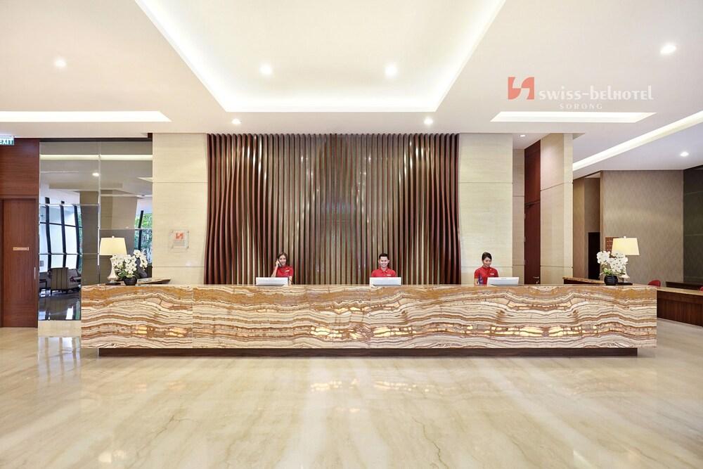 Swiss-Belhotel Соронг Екстер'єр фото