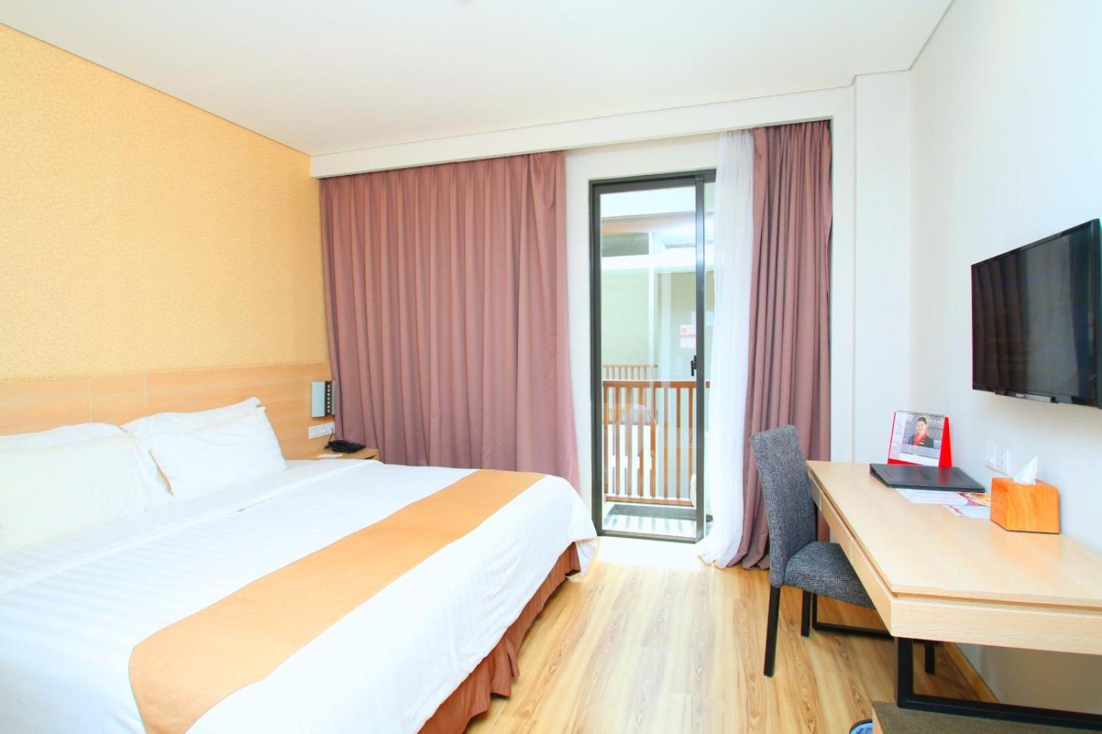 Swiss-Belhotel Соронг Екстер'єр фото